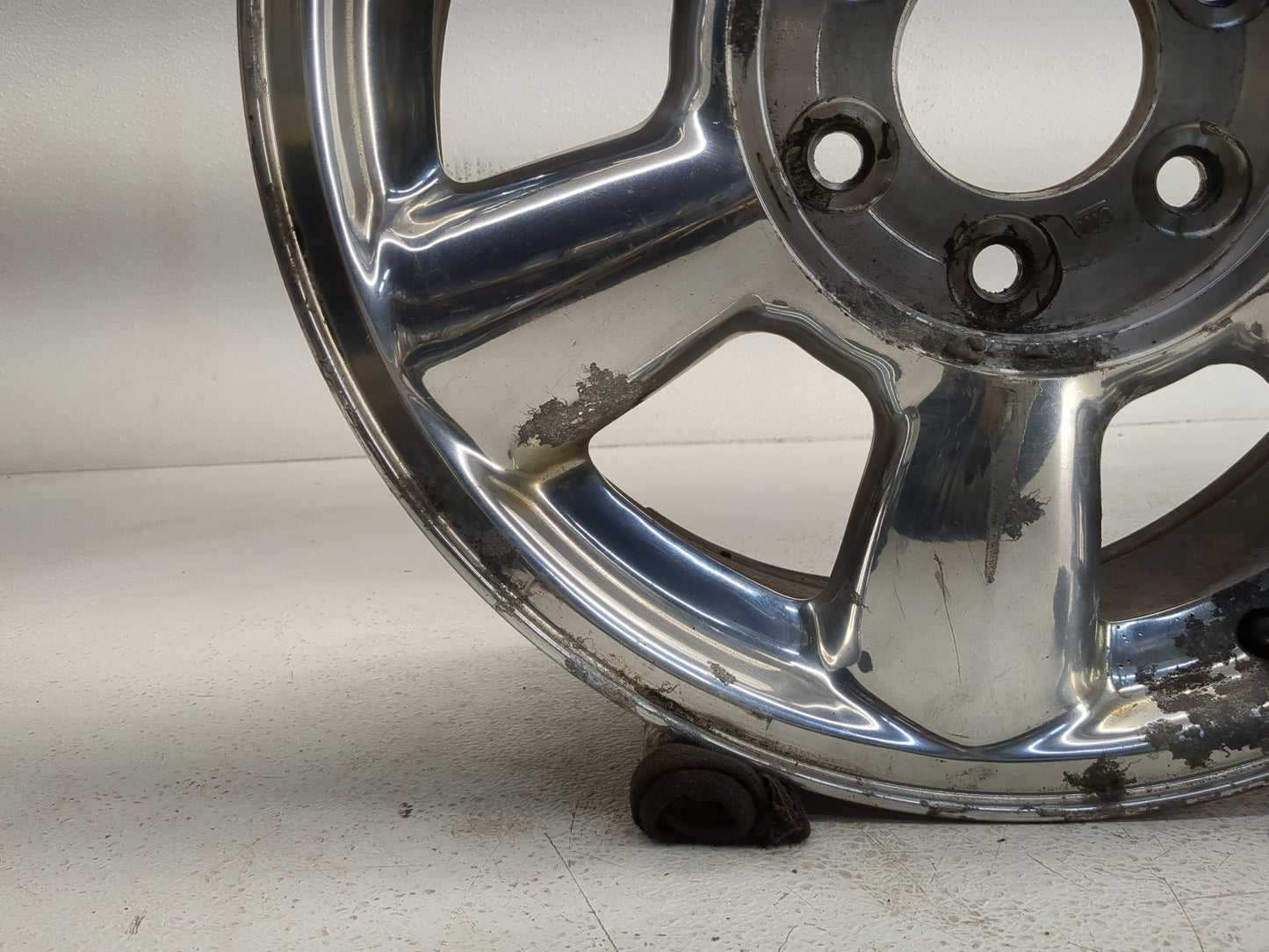 2004-2006 Gmc Envoy Xl Oem Wheel Rim - Oemusedautoparts1.com