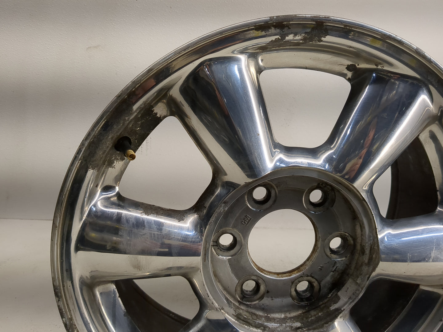 2004-2006 Gmc Envoy Xl Oem Wheel Rim 1236276 - Oemusedautoparts1.com