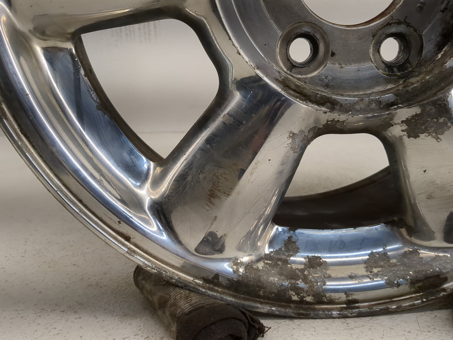 2004-2006 Gmc Envoy Xl Oem Wheel Rim 1236276 - Oemusedautoparts1.com
