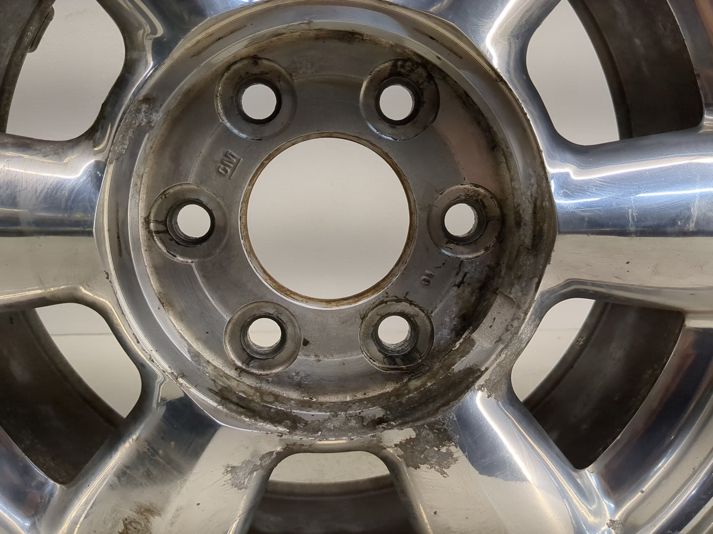 2004-2006 Gmc Envoy Xl Oem Wheel Rim 1236276 - Oemusedautoparts1.com