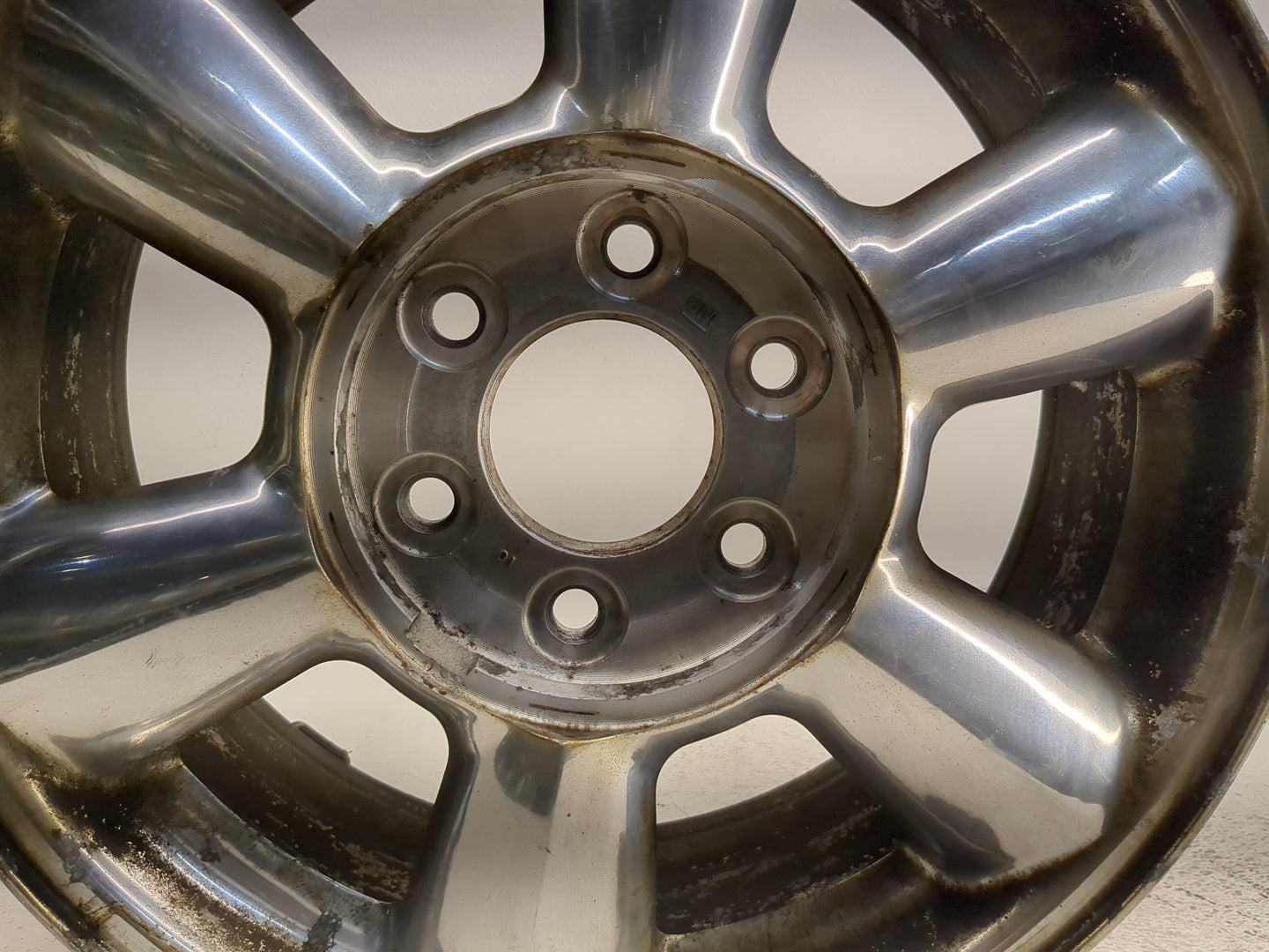 2004-2006 Gmc Envoy Xl Oem Wheel Rim 1236277 - Oemusedautoparts1.com