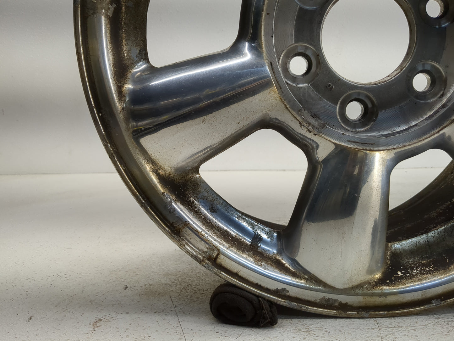 2004-2006 Gmc Envoy Xl Oem Wheel Rim 1236277 - Oemusedautoparts1.com