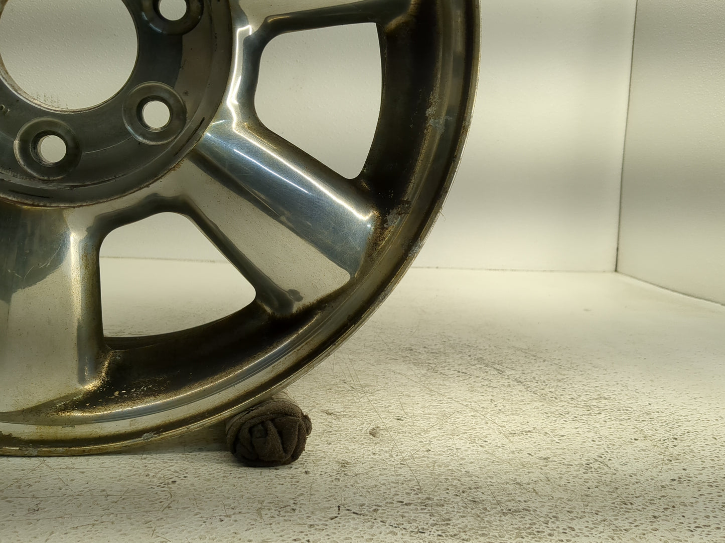 2004-2006 Gmc Envoy Xl Oem Wheel Rim 1236277 - Oemusedautoparts1.com