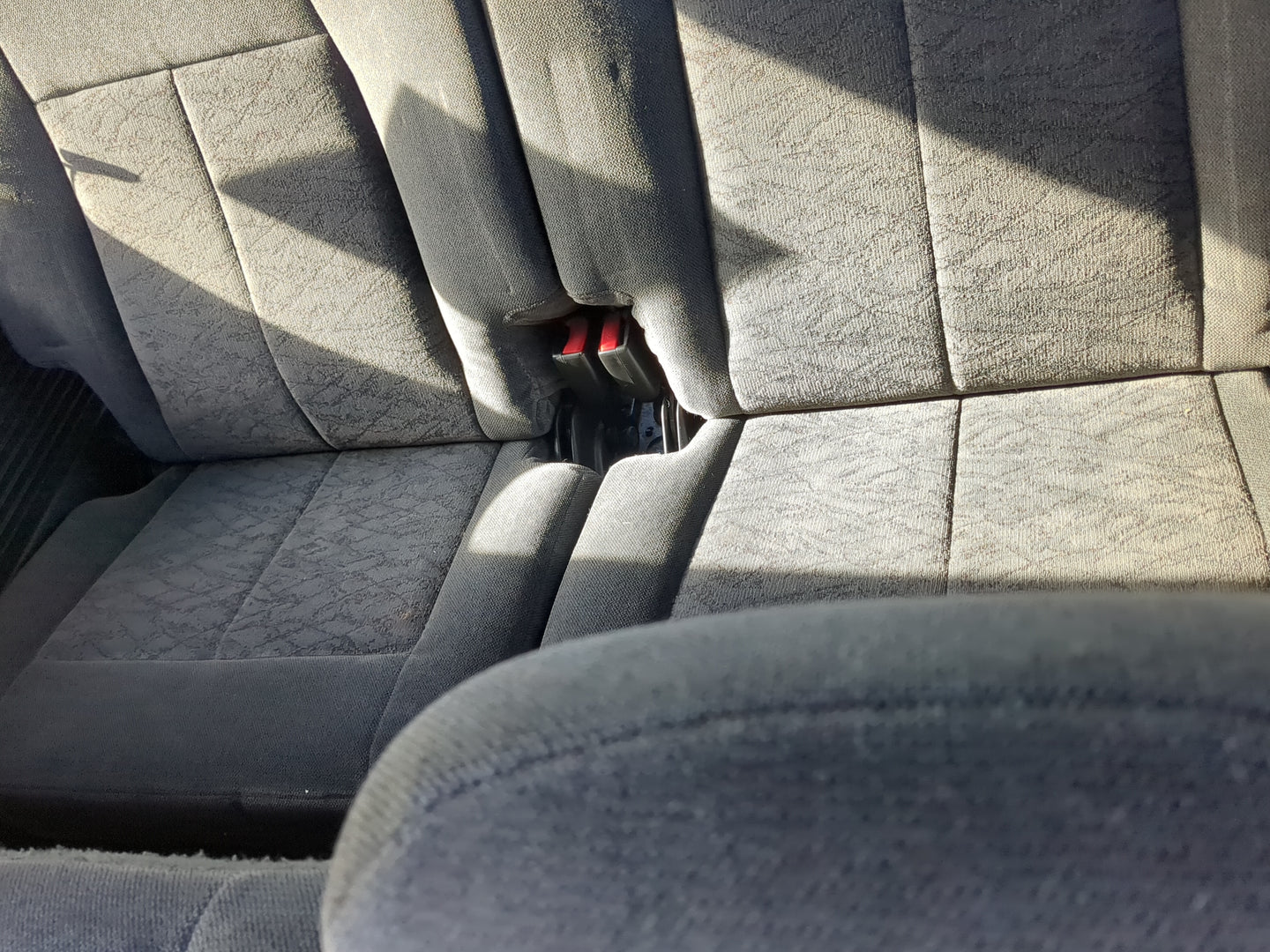 2006 Gmc Envoy Xl Rear Seat Oem - Oemusedautoparts1.com