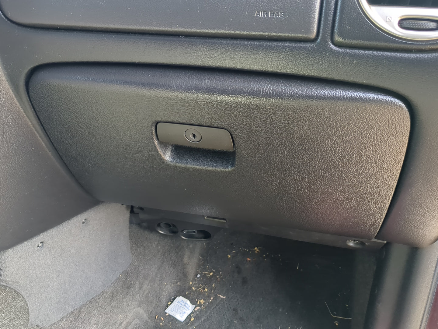 2006 Gmc Envoy Xl Passenger Glove Box Door Storage Compartment - Oemusedautoparts1.com