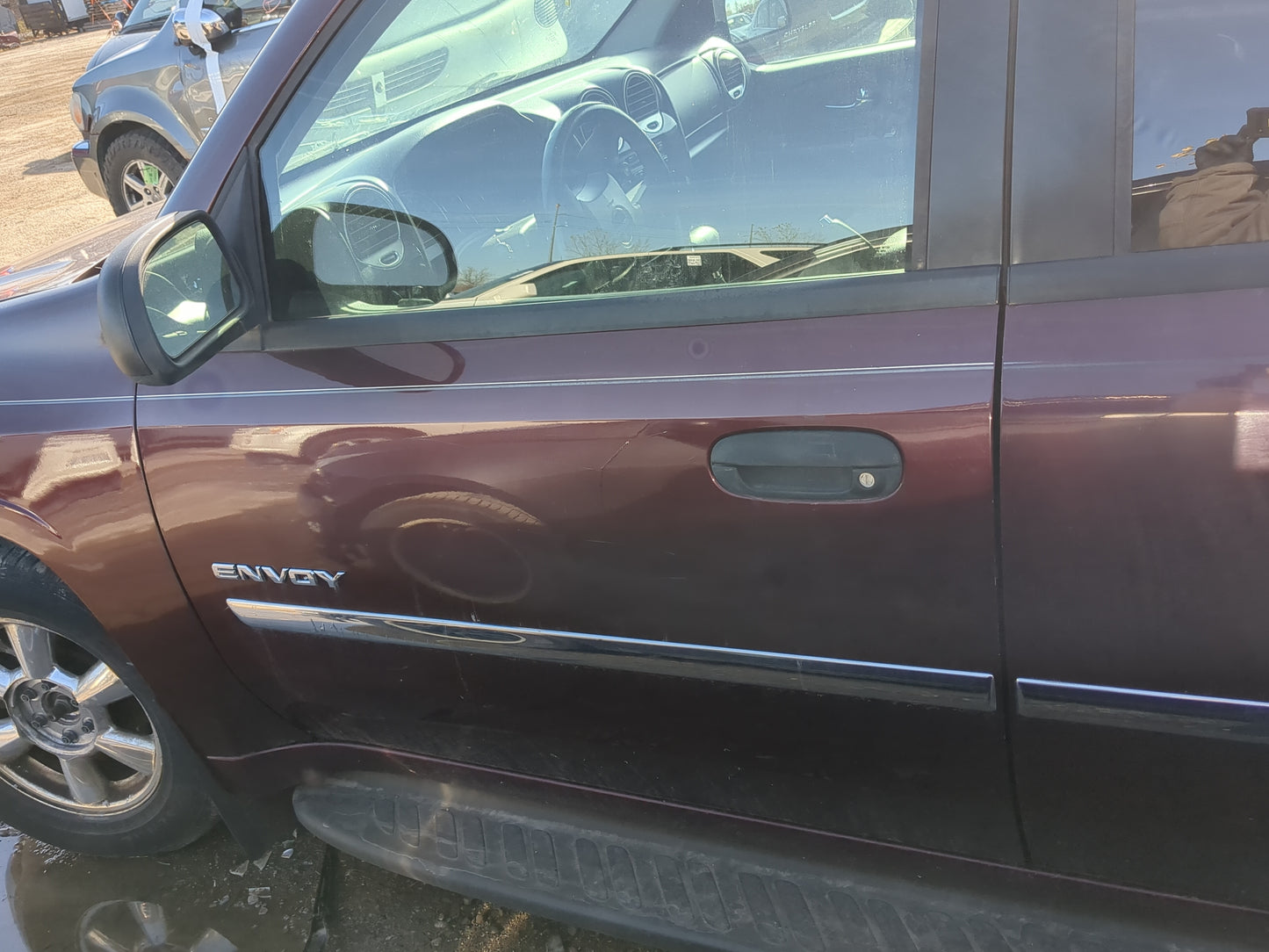 2004-2006 Gmc Envoy Xl Driver Front Door Oem - Oemusedautoparts1.com