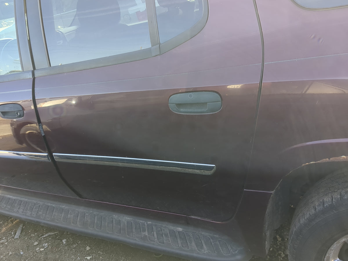 2005-2006 Gmc Envoy Xl Driver Rear Door Oem - Oemusedautoparts1.com