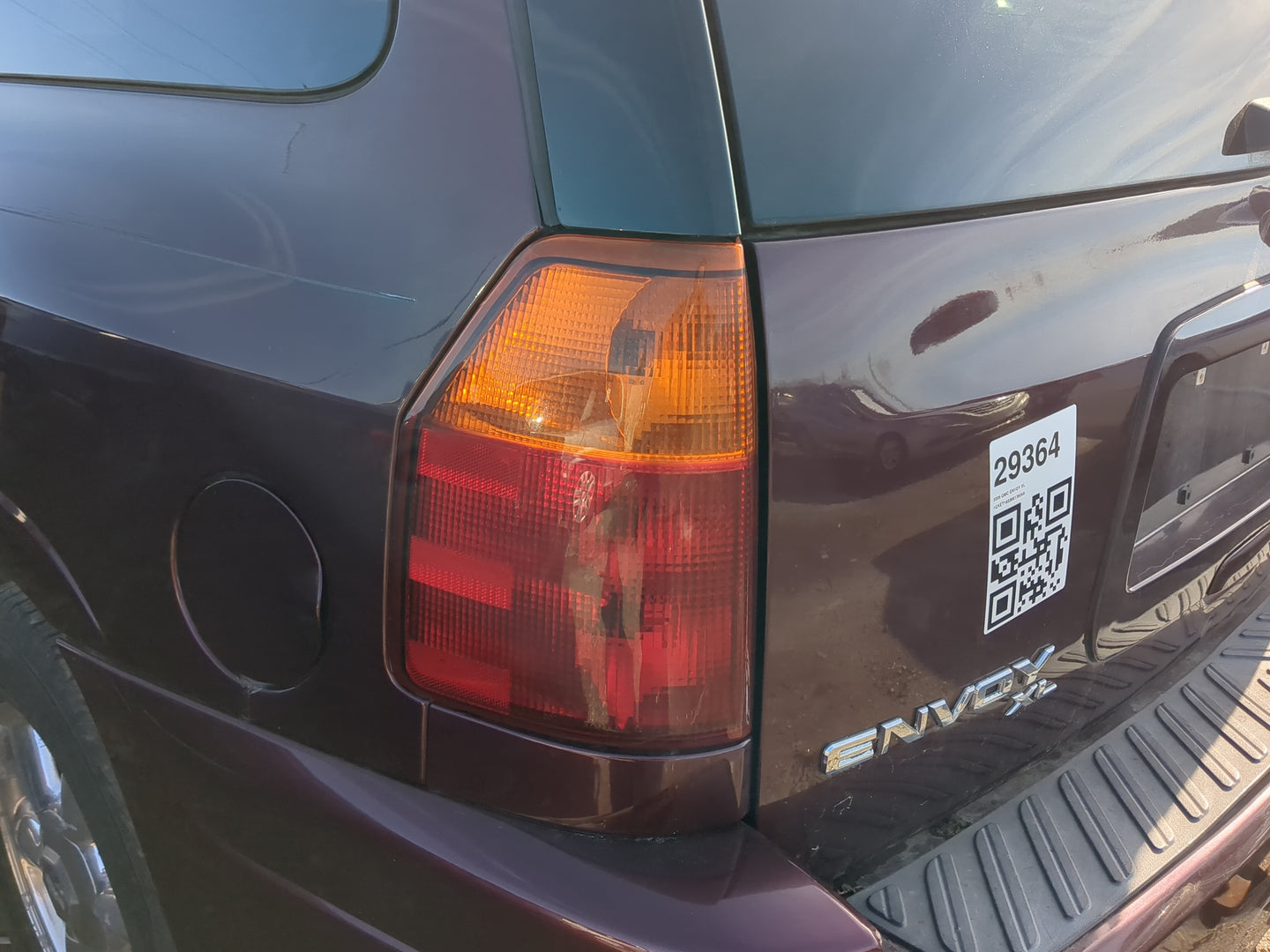 2002-2006 Gmc Envoy Xl Tail Light Assembly Driver Left OEM Fits Fits 2002 2003 2004 2005 2006 2007 2008 2009 OEM Used Auto P