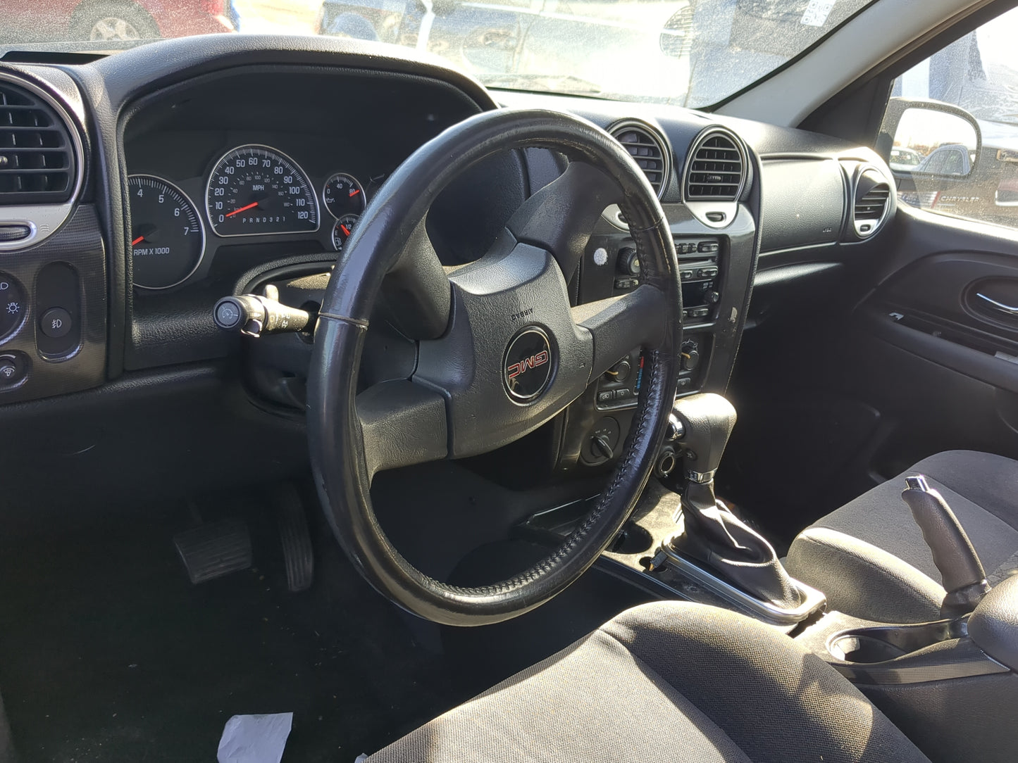2005-2006 Gmc Envoy Xl Air Bag Driver Left Steering Wheel Mounted - Oemusedautoparts1.com