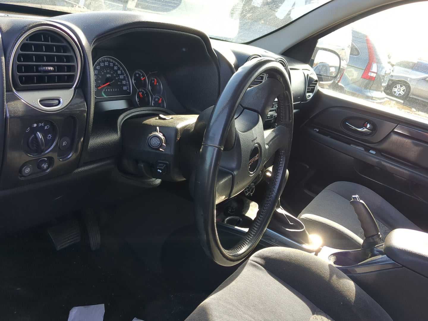 2005-2006 Gmc Envoy Xl Air Bag Driver Left Steering Wheel Mounted 1236685 - Oemusedautoparts1.com