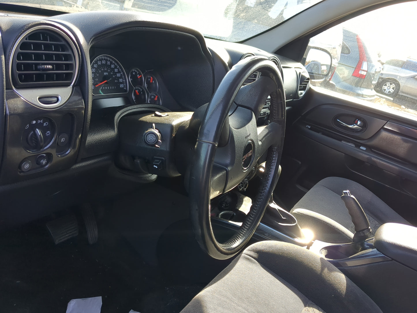 2005-2006 Gmc Envoy Xl Air Bag Driver Left Steering Wheel Mounted 1236685 - Oemusedautoparts1.com