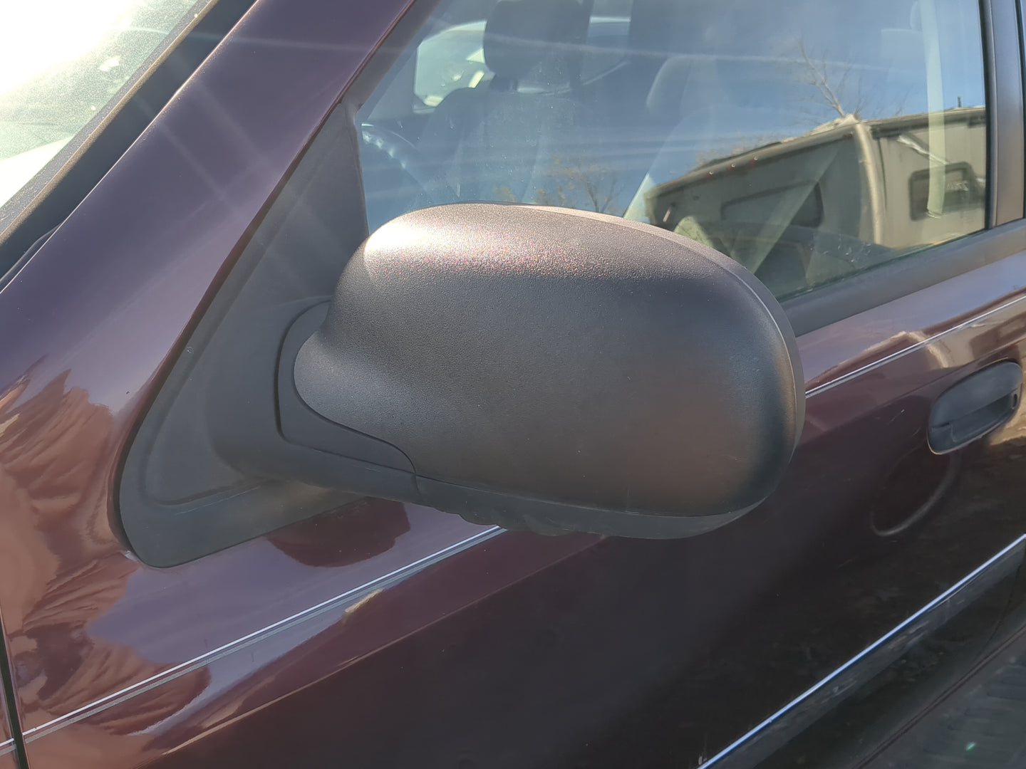 2002-2006 Gmc Envoy Xl Driver Side View Mirror - Left Door Mirror OEM Used - Oemusedautoparts1.com
