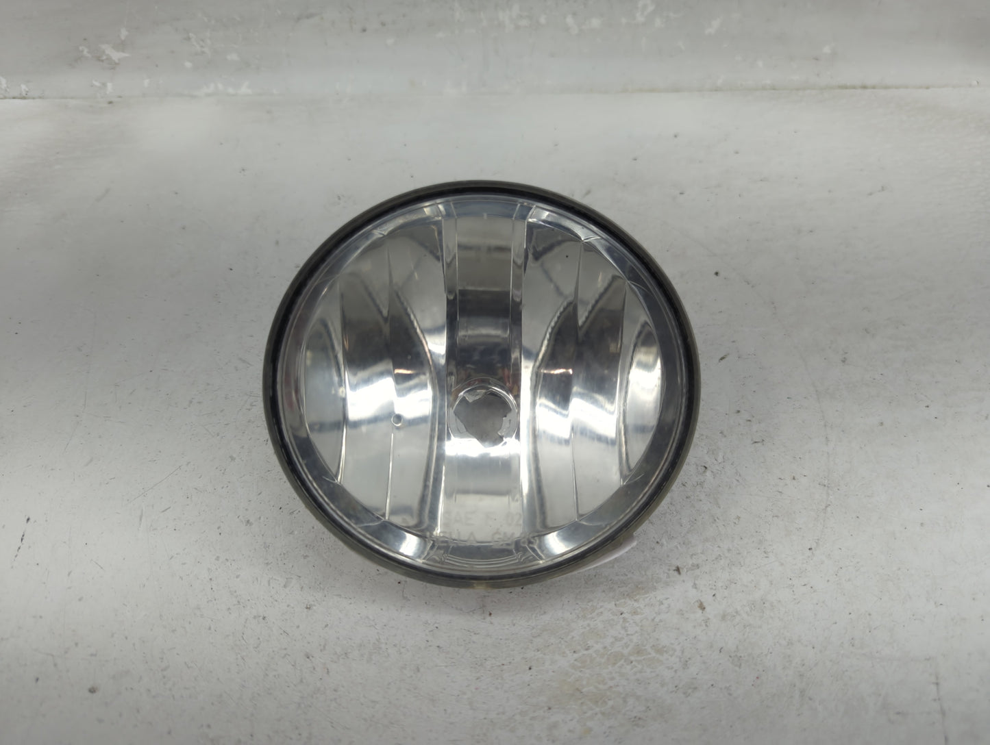 2002-2006 Gmc Envoy Xl Driver Left Oem Fog Light Lamp - Oemusedautoparts1.com