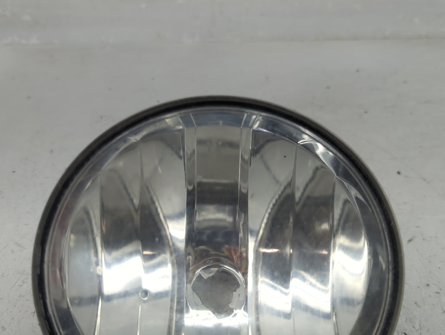 2002-2006 Gmc Envoy Xl Driver Left Oem Fog Light Lamp - Oemusedautoparts1.com