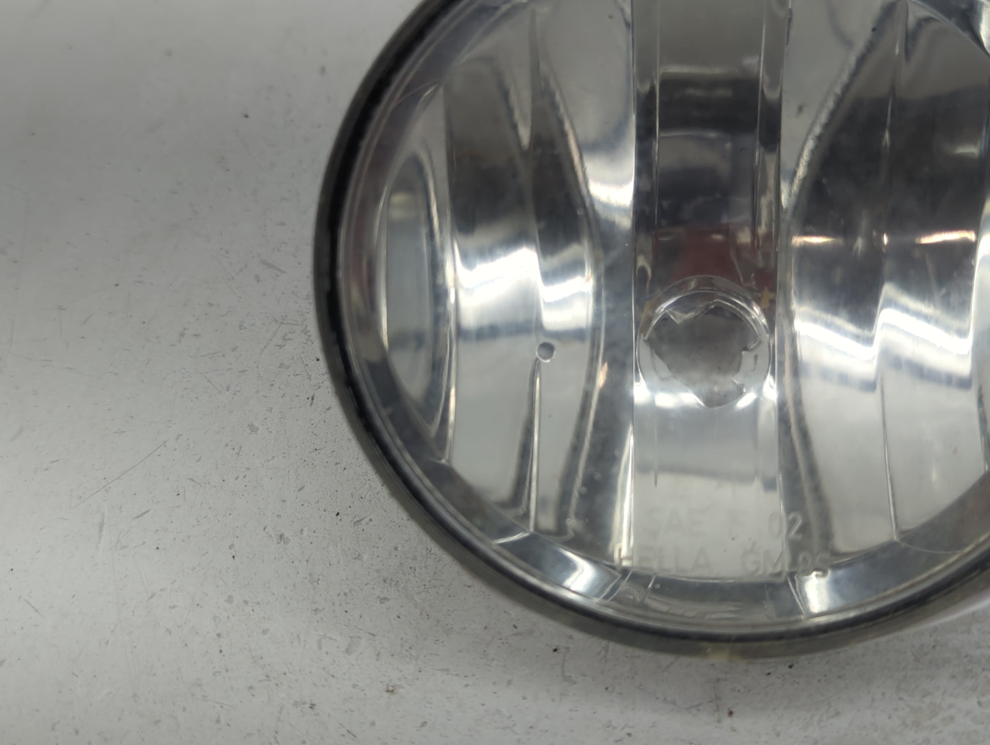 2002-2006 Gmc Envoy Xl Driver Left Oem Fog Light Lamp - Oemusedautoparts1.com