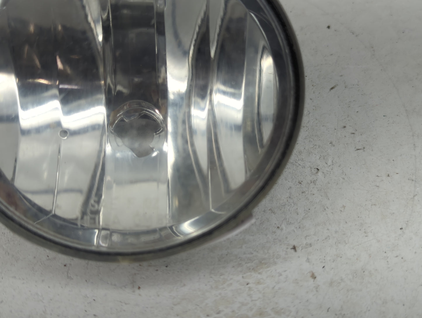 2002-2006 Gmc Envoy Xl Driver Left Oem Fog Light Lamp - Oemusedautoparts1.com