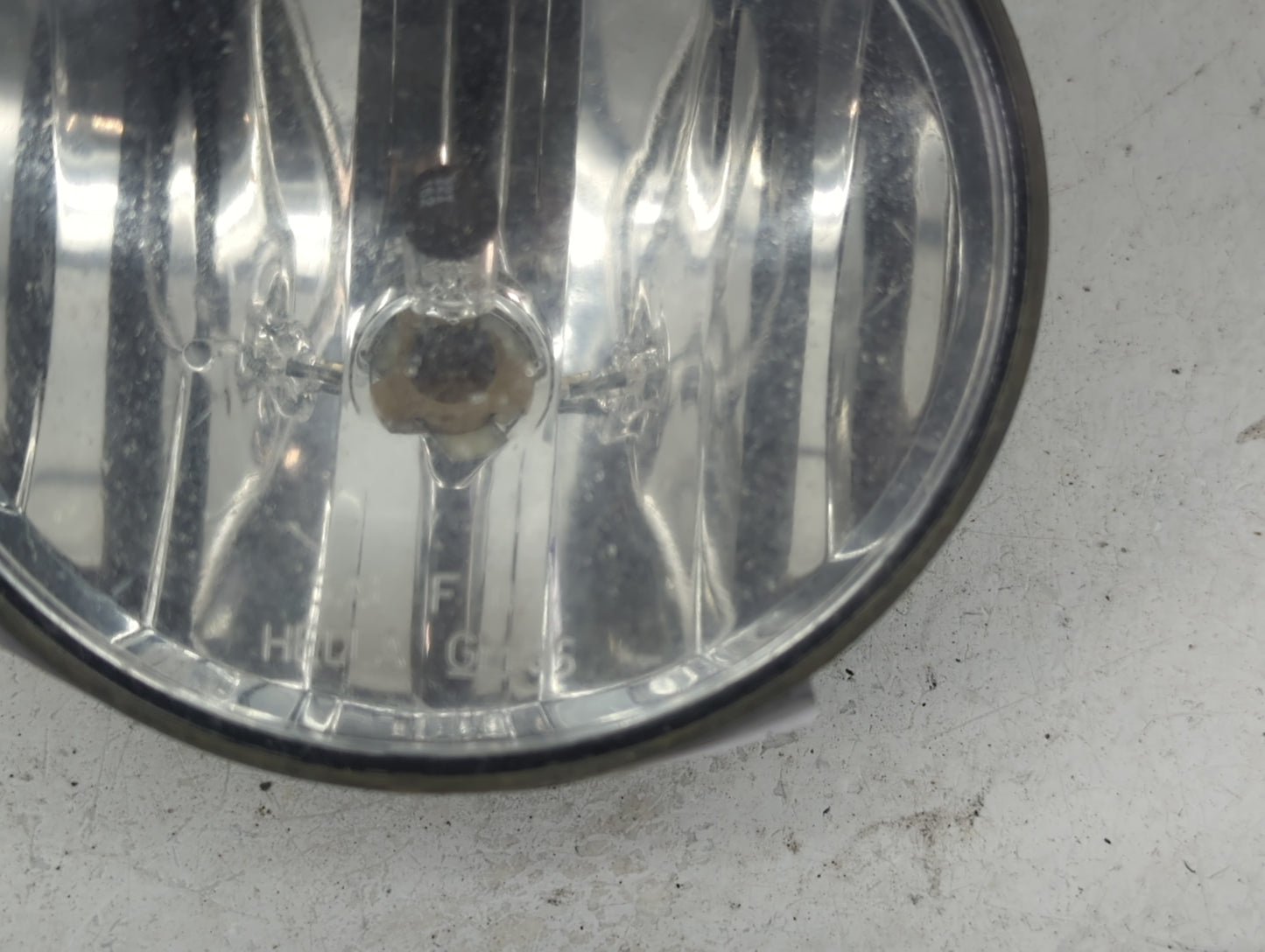 2002-2006 Gmc Envoy Xl Driver Left Oem Fog Light Lamp - Oemusedautoparts1.com