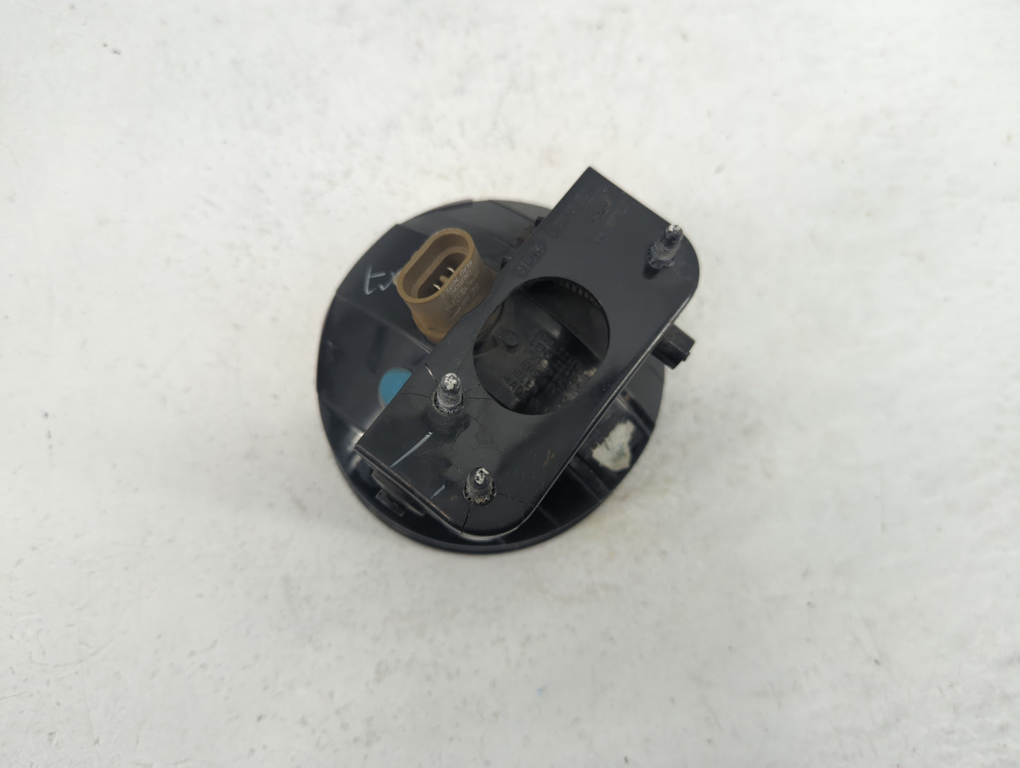 2002-2006 Gmc Envoy Xl Driver Left Oem Fog Light Lamp - Oemusedautoparts1.com