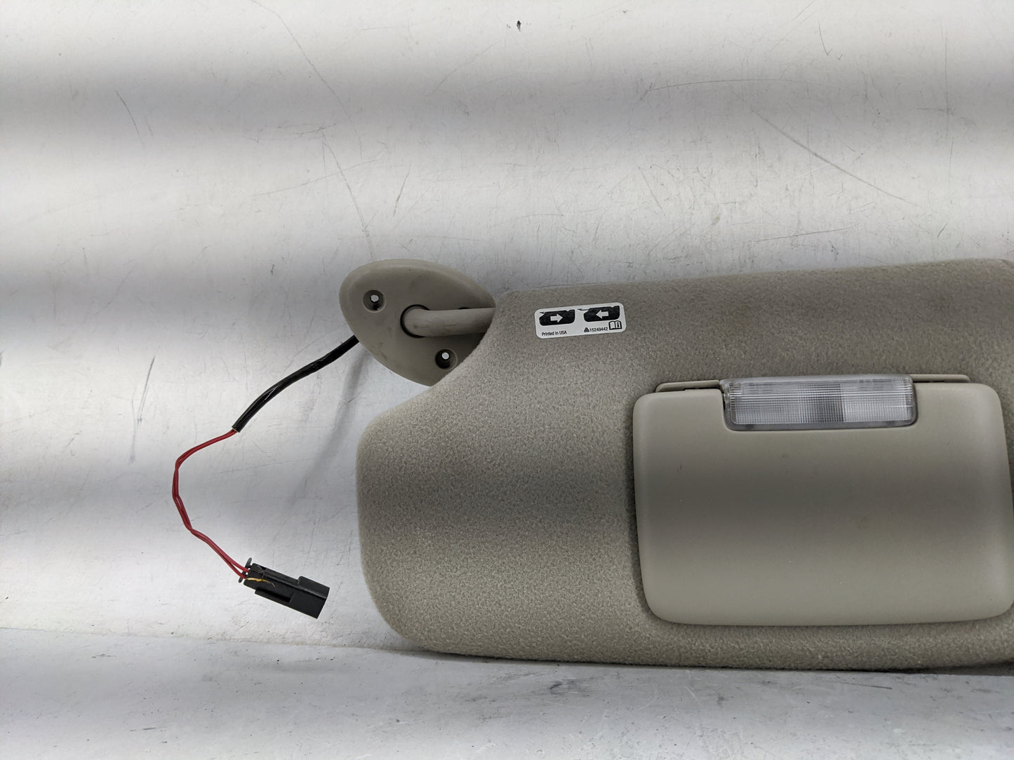 2005-2006 Gmc Envoy Xl Sun Visor Shade Replacement Driver Left Mirror Fits Fits 2005 2006 2007 OEM Used Auto Parts - Oemused