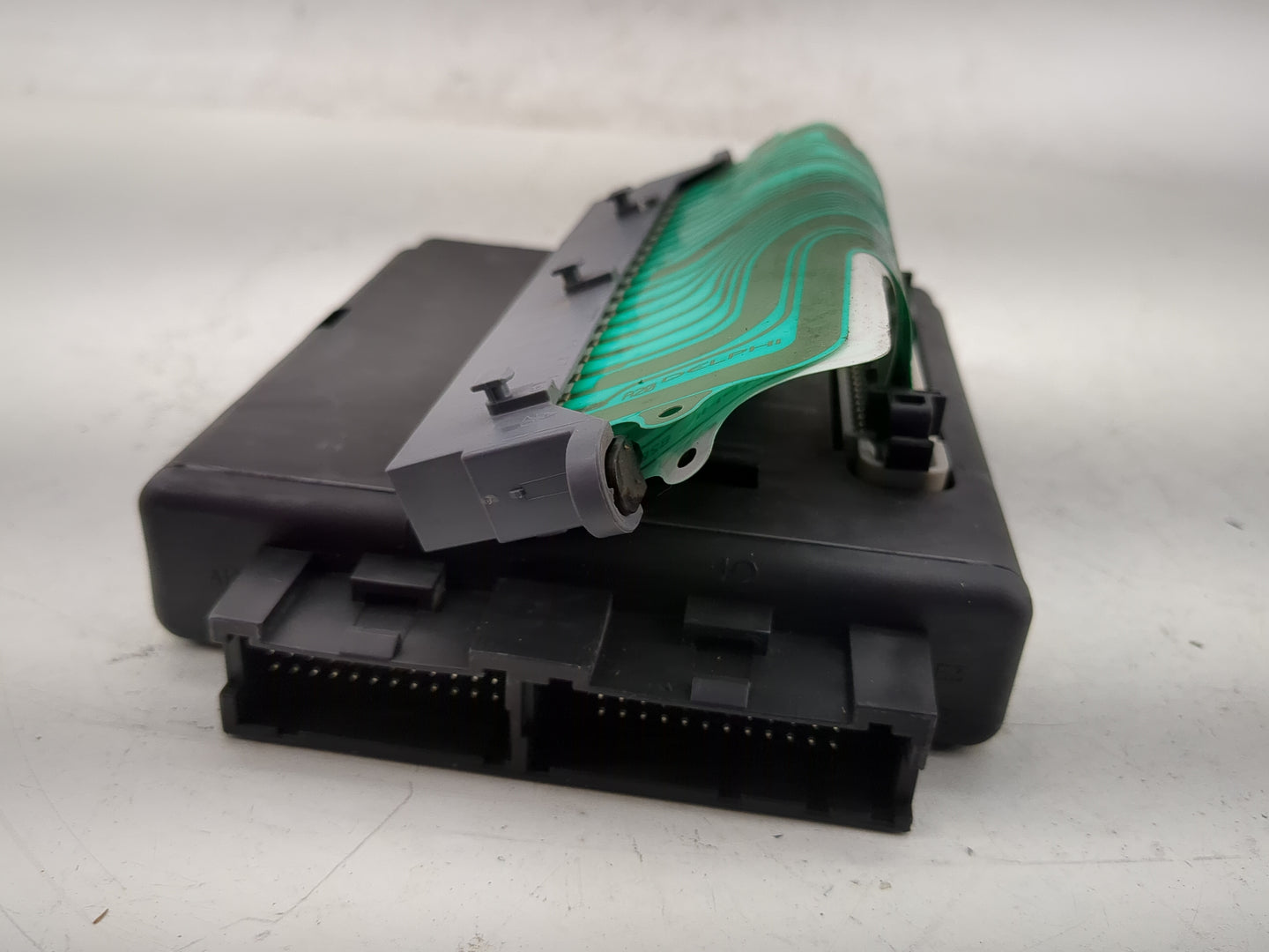 2005-2006 Gmc Envoy Xl Body Control Module Bcm Inner Cabin Fuse Box - Oemusedautoparts1.com