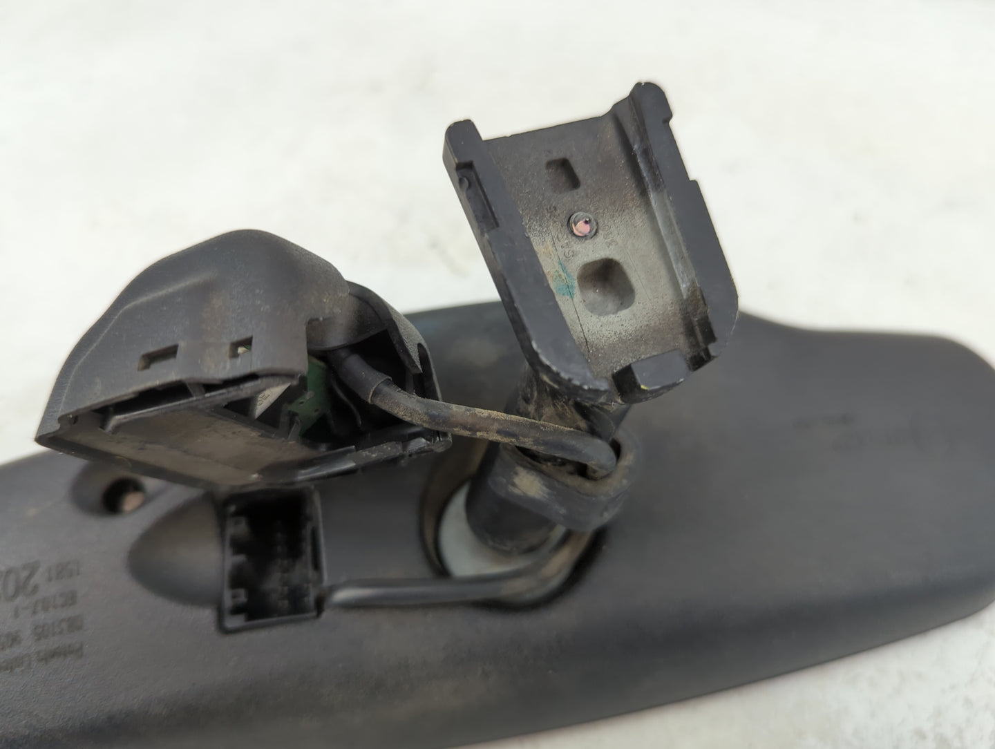 2006 Gmc Envoy Xl Interior Rear View Mirror Replacement OEM Fits OEM Used Auto Parts - Oemusedautoparts1.com