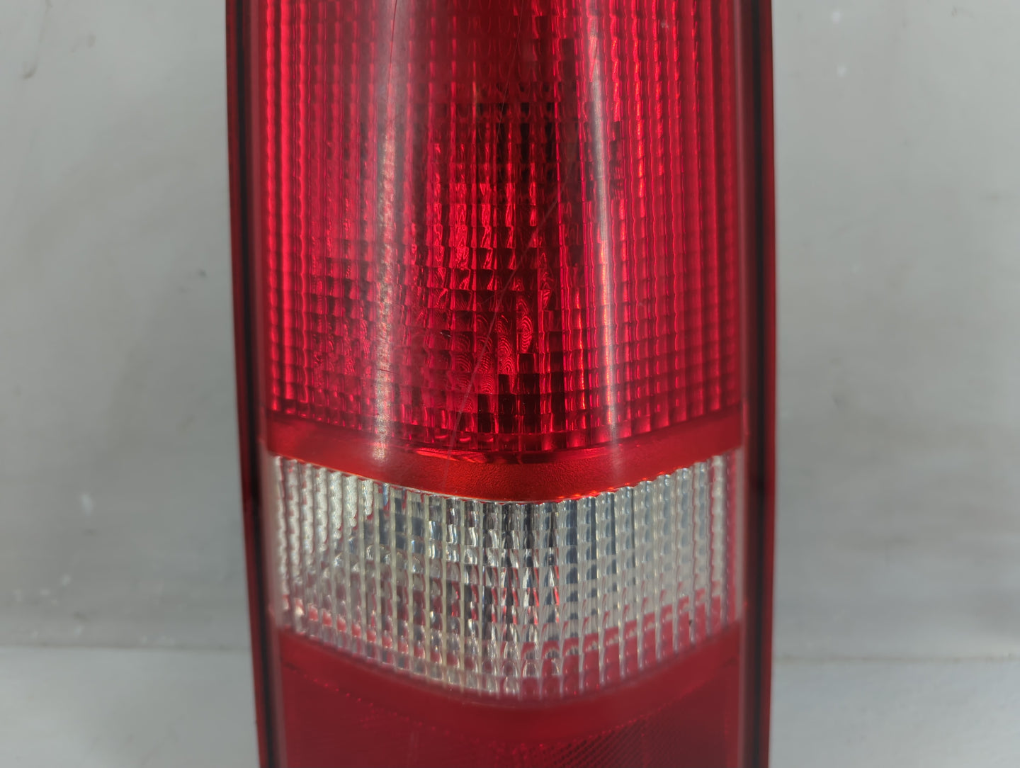 2003-2019 Gmc Savana 2500 Tail Light Assembly Passenger Right OEM P/N:15813651 Fits OEM Used Auto Parts - Oemusedautoparts1.