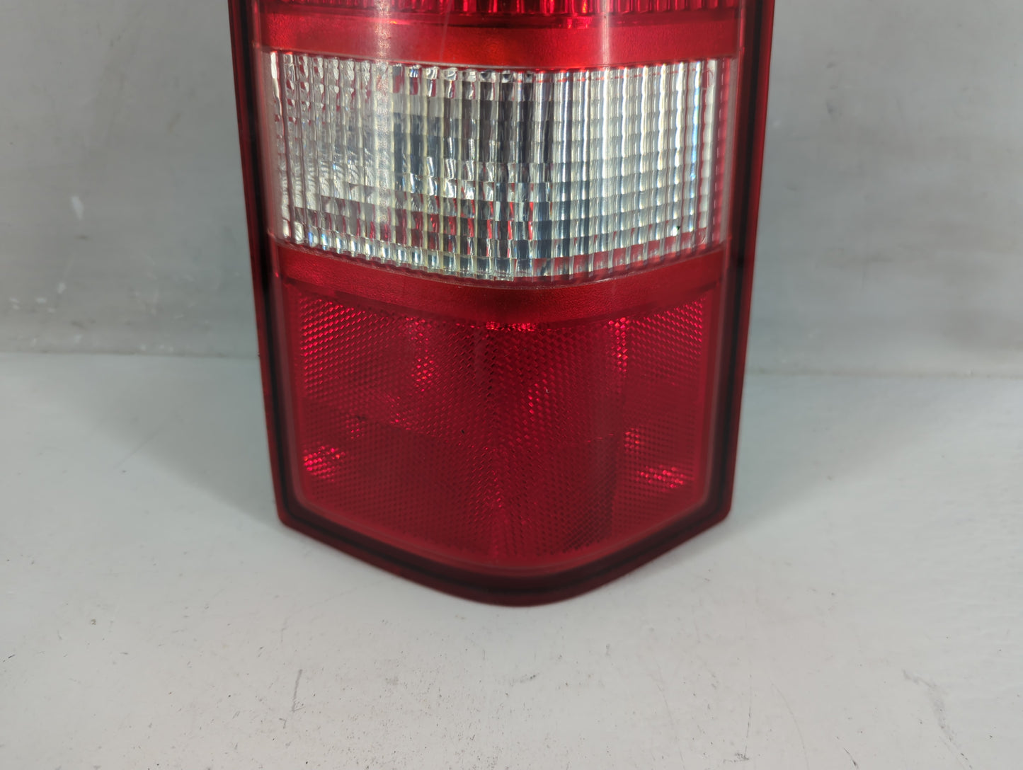 2003-2019 Gmc Savana 2500 Tail Light Assembly Passenger Right OEM P/N:15813651 Fits OEM Used Auto Parts - Oemusedautoparts1.