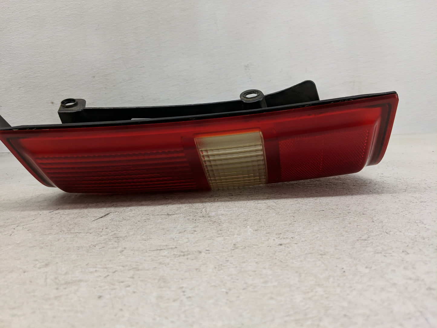 2003-2019 Gmc Savana 2500 Tail Light Assembly Passenger Right OEM P/N:16530414 A 15813651 Fits OEM Used Auto Parts - Oemused