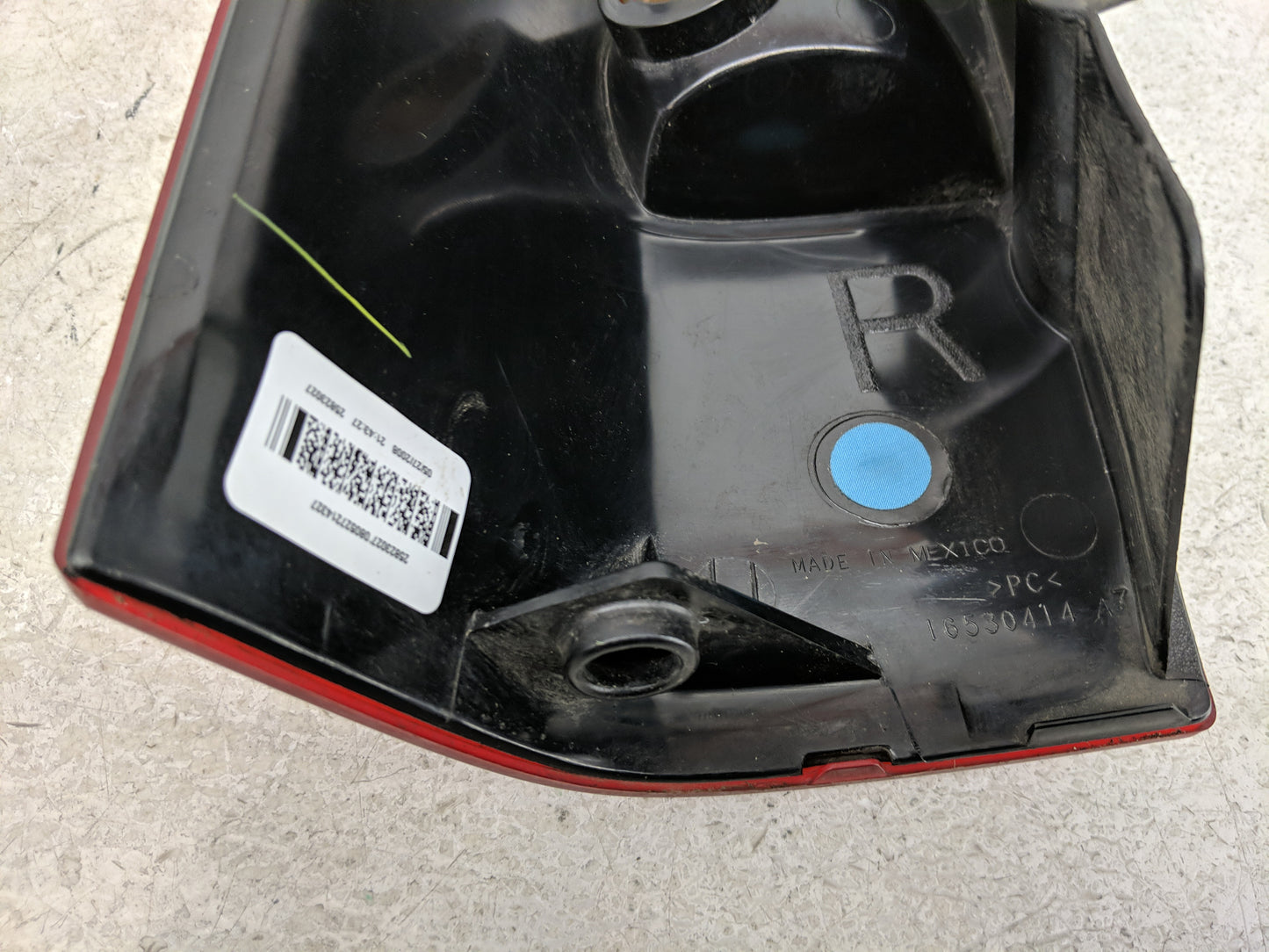 2003-2019 Gmc Savana 2500 Tail Light Assembly Passenger Right OEM P/N:16530414 A 15813651 Fits OEM Used Auto Parts - Oemused