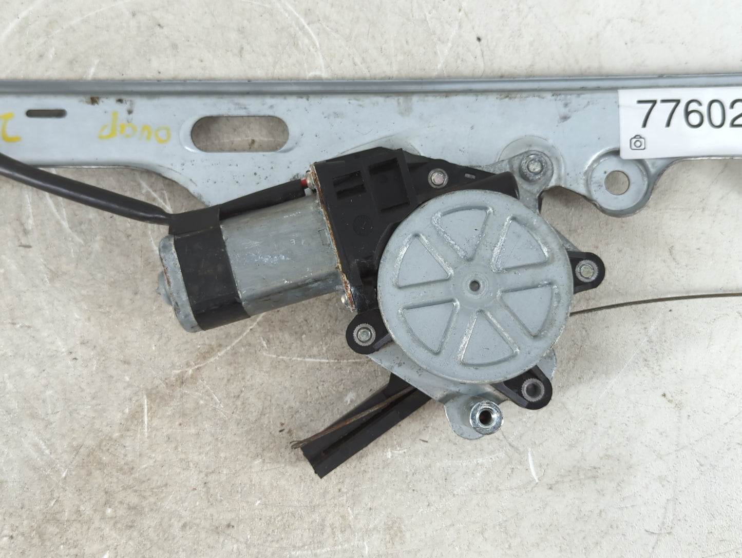 2006 Gmc Sierra 2500 Window Regulator Passenger Front - Oemusedautoparts1.com