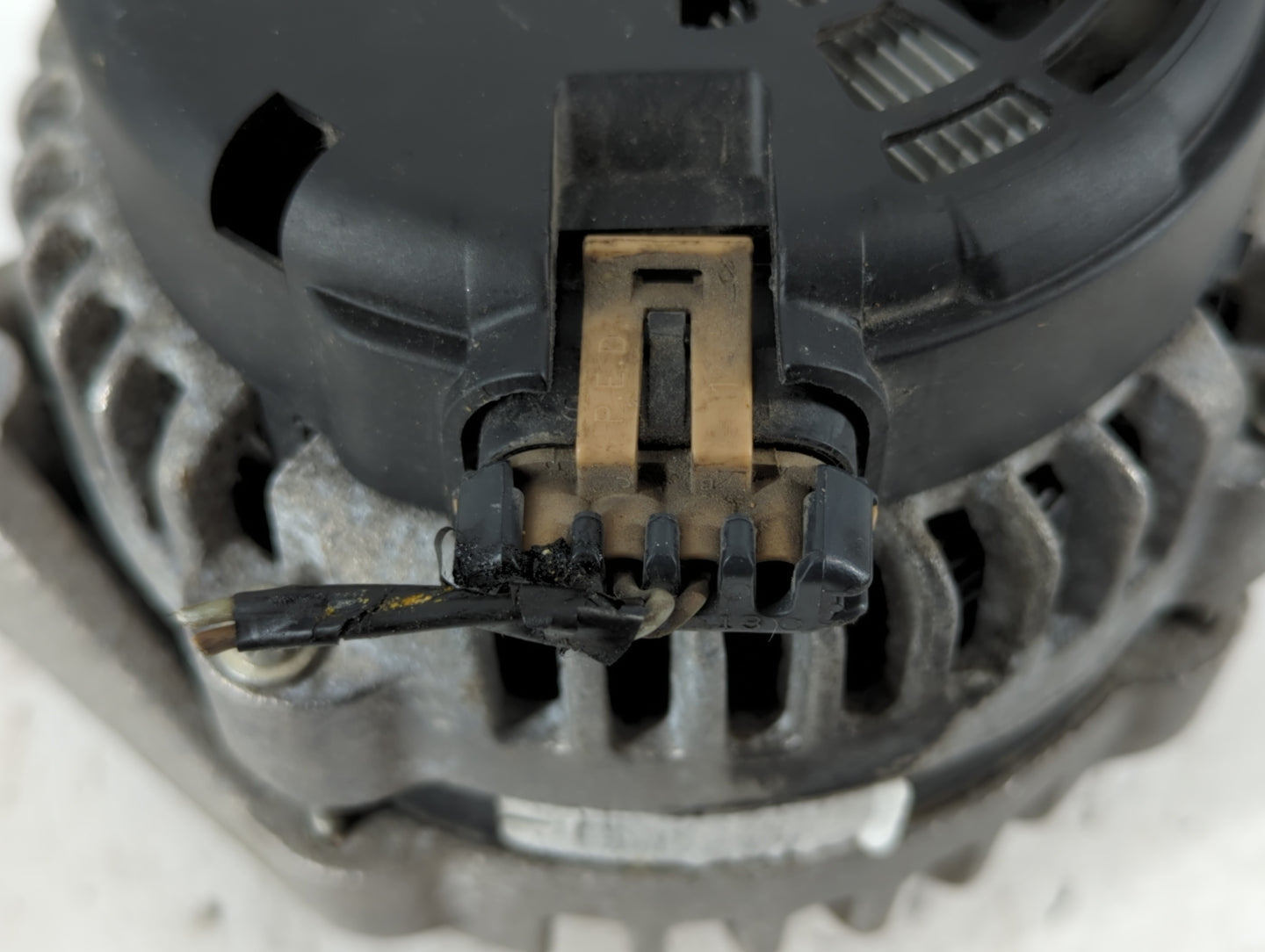 2006-2007 Gmc Sierra 3500 Alternator Replacement Generator Charging Assembly Engine OEM Fits Fits 2006 2007 OEM Used Auto Pa