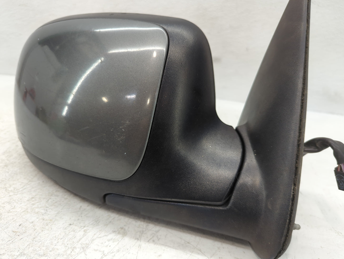 2003-2006 Gmc Yukon Passenger Side View Mirror - Right Door Mirror OEM Used - Oemusedautoparts1.com