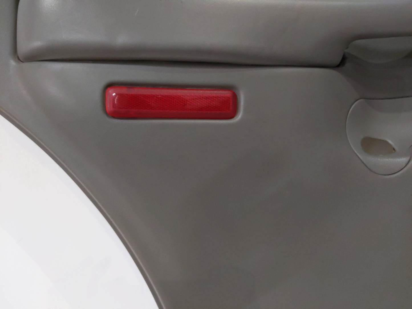 2006 Gmc Yukon Rear Left Driver Interior Door Panel Trim - Oemusedautoparts1.com