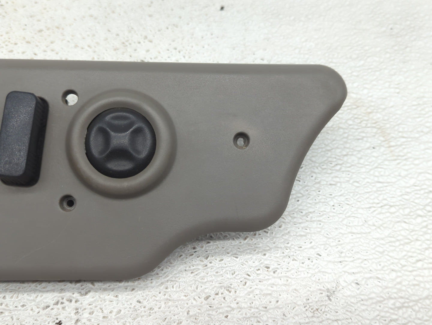 2003-2006 Gmc Yukon Master Power Window Switch Replacement Driver Side Left P/N:069073963 Fits Fits 2003 2004 2005 2006 2007