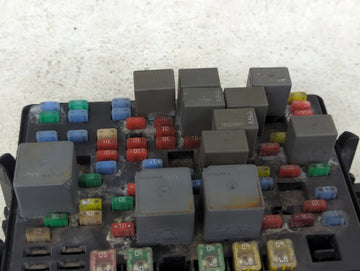 2003-2006 Gmc Yukon Fusebox Fuse Box Panel Relay Module P/N:15328866 Fits Fits 2003 2004 2005 2006 OEM Used Auto Parts
