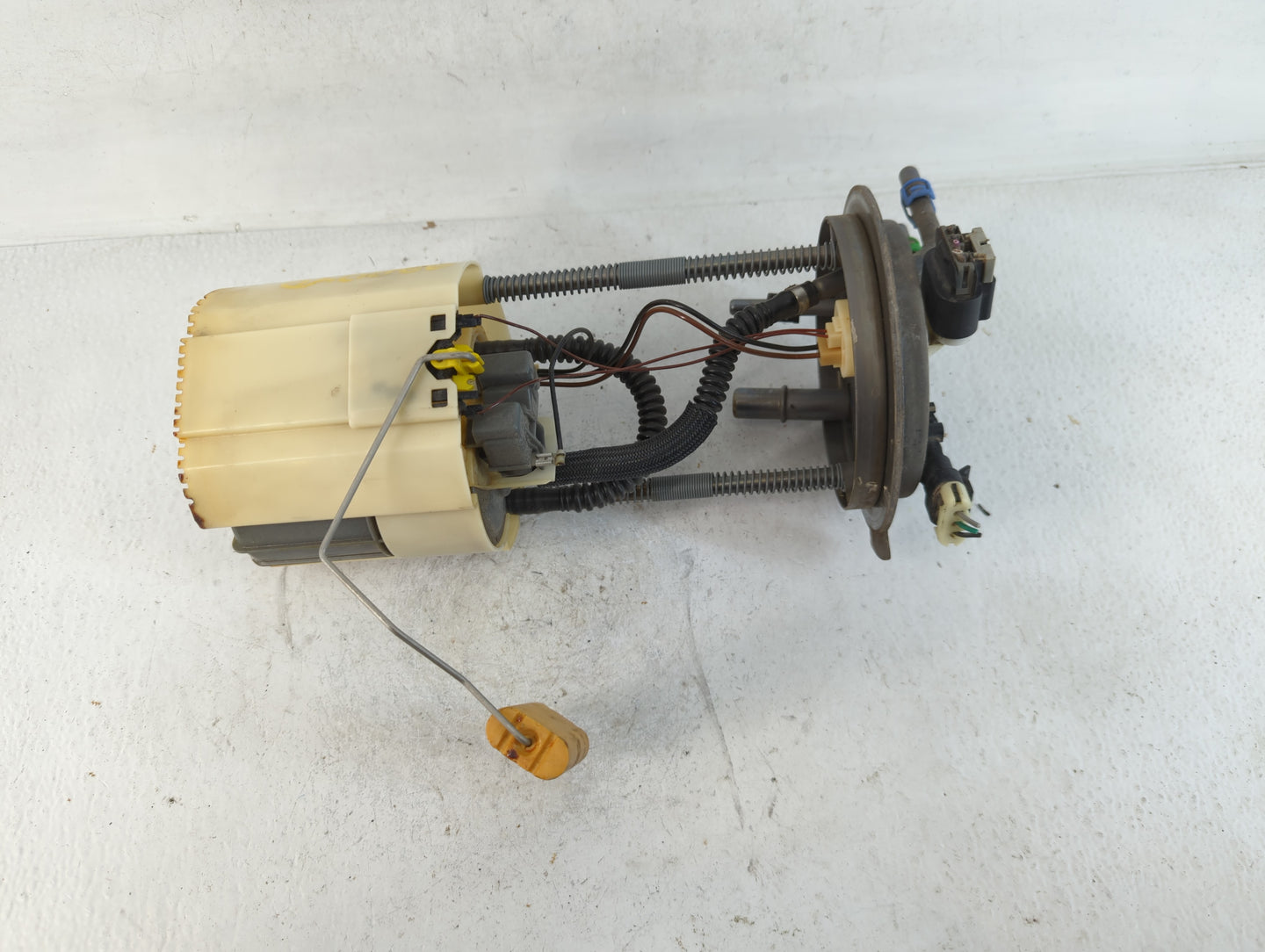 2004-2006 Gmc Yukon Electrical Gas Fuel Pump Assembly - Oemusedautoparts1.com