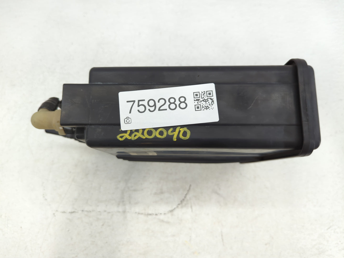 2006 Gmc Yukon Fuel Vapor Charcoal Canister - Oemusedautoparts1.com