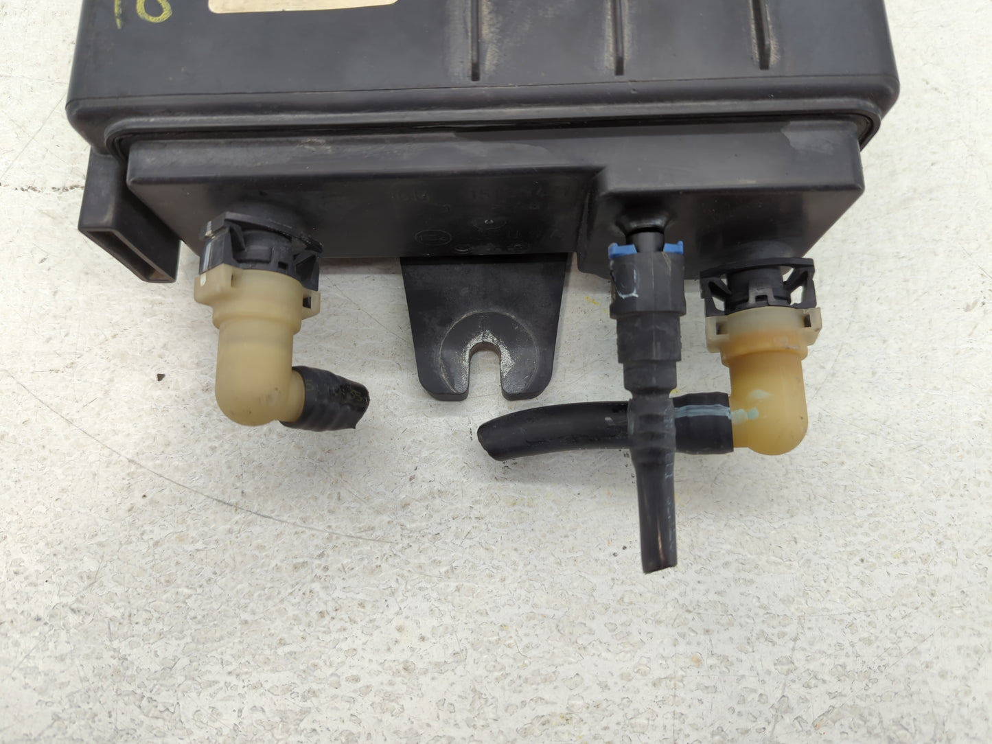 2006 Gmc Yukon Fuel Vapor Charcoal Canister - Oemusedautoparts1.com