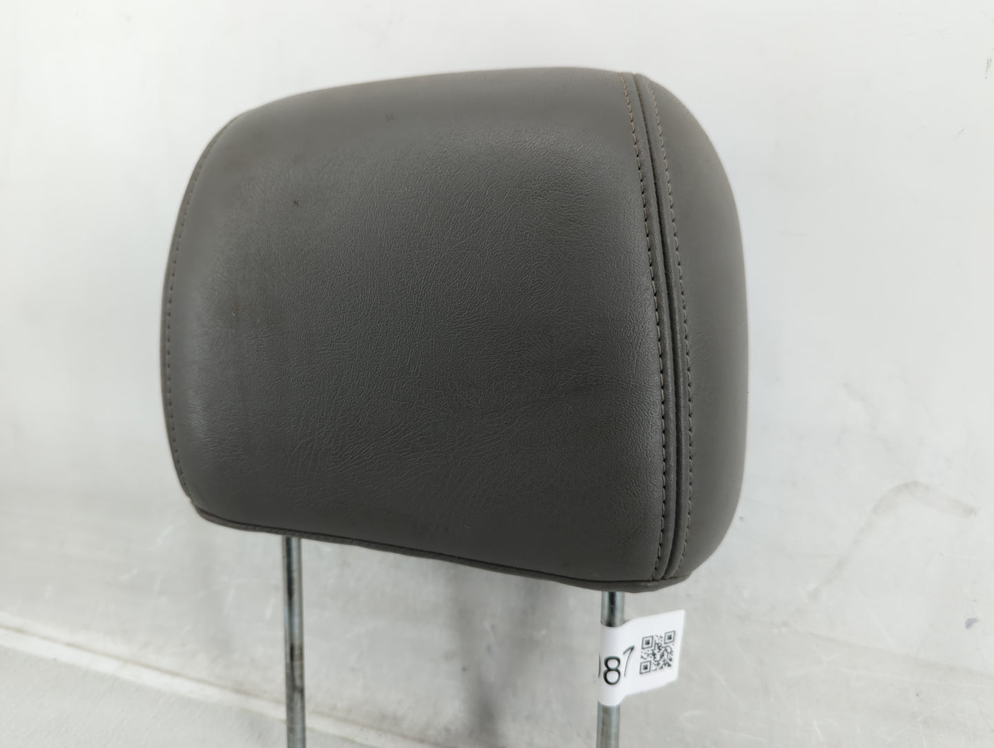 Gmc Yukon Xl Headrest Head Rest Front Driver Passenger Seat Dark Grey - Oemusedautoparts1.com