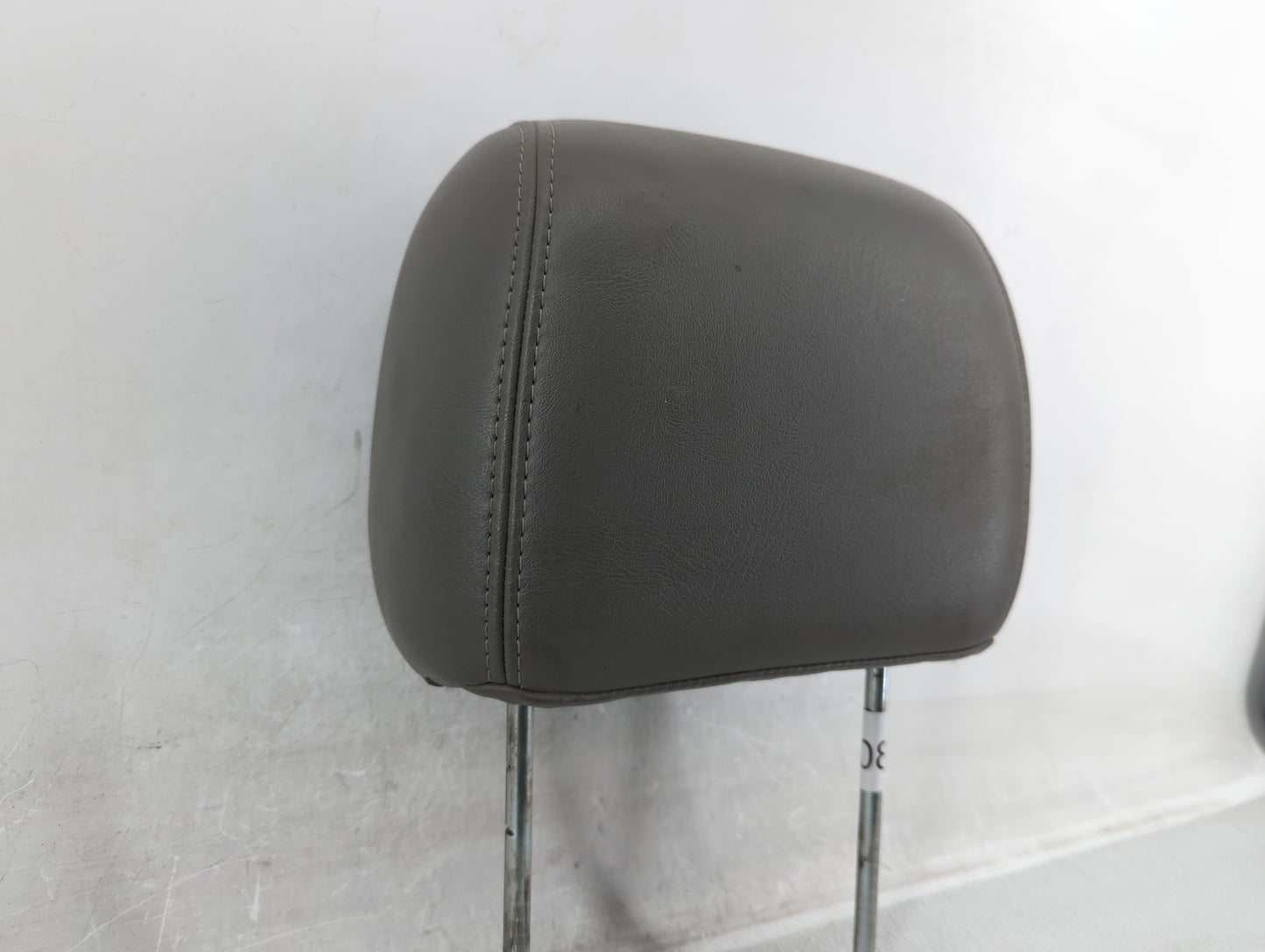 Gmc Yukon Xl Headrest Head Rest Front Driver Passenger Seat Dark Grey - Oemusedautoparts1.com