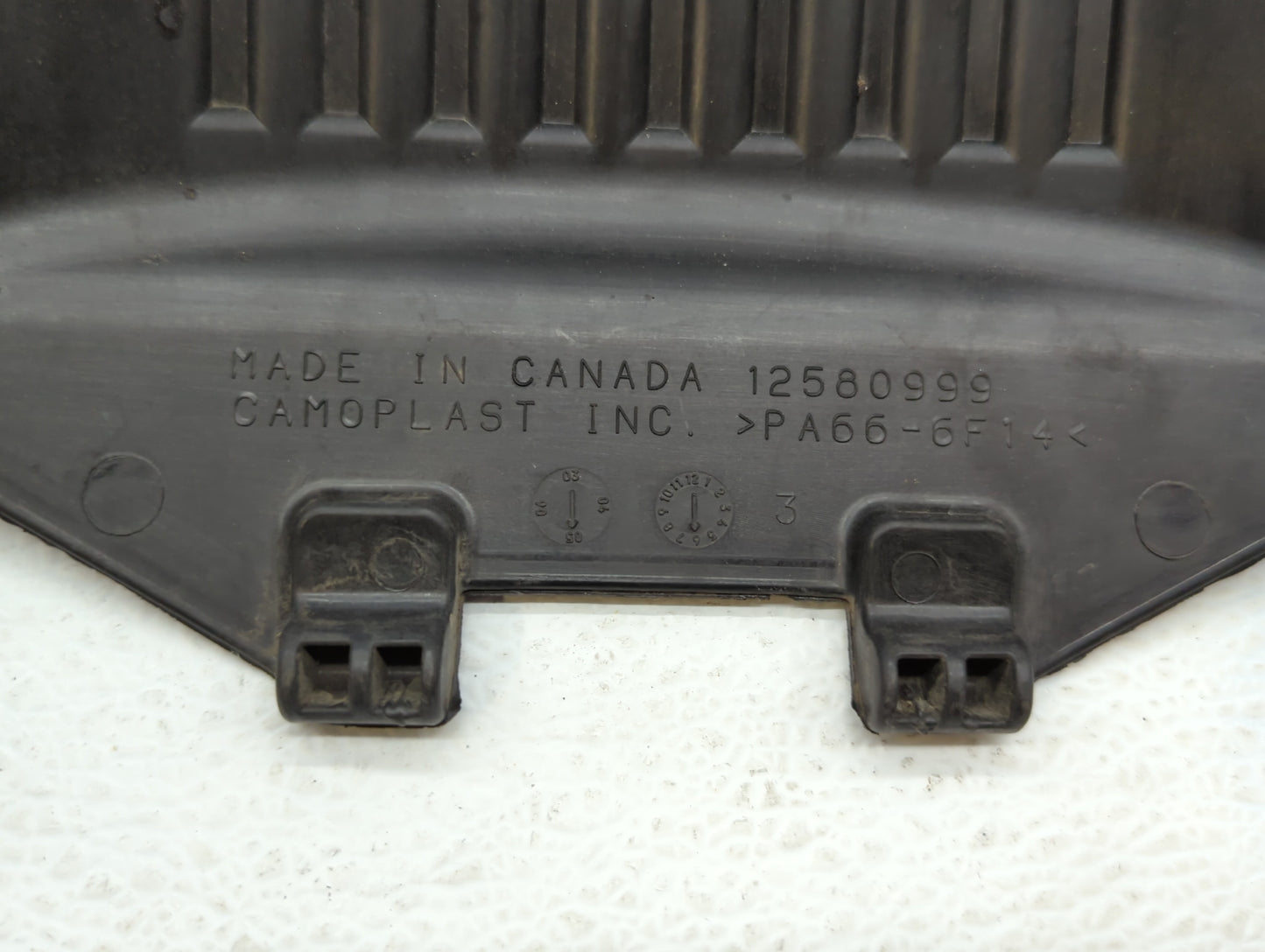 2006 Gmc Yukon Xl 1500 Engine Cover - Oemusedautoparts1.com
