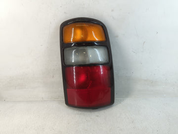 2004-2006 Gmc Yukon Xl 1500 Tail Light Assembly Passenger Right OEM P/N:15224182 Fits Fits 2004 2005 2006 OEM Used Auto Part