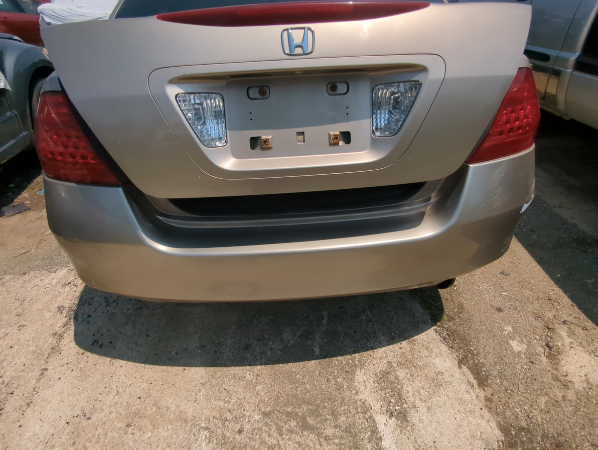 2006-2007 Honda Accord Rear Bumper Assembly Oem 1050625 - Oemusedautoparts1.com