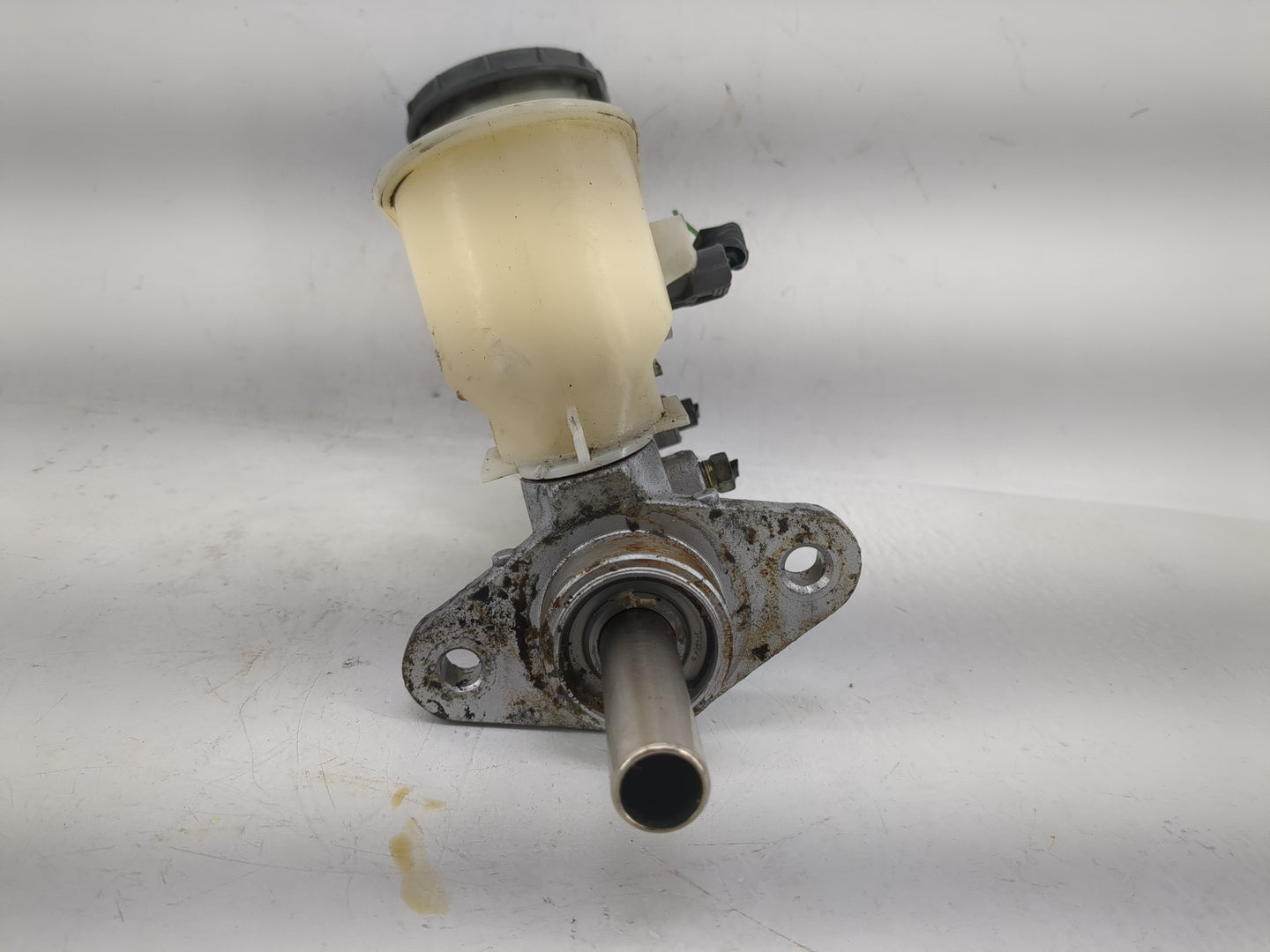 2003-2007 Honda Accord Brake Master Cylinder - Oemusedautoparts1.com