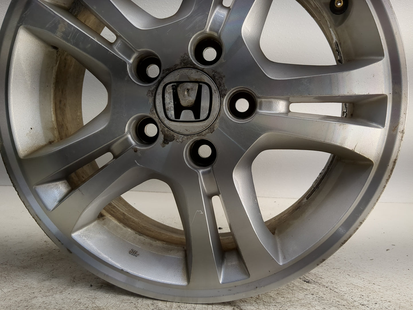 2006-2007 Honda Accord Oem Wheel Rim 1247813 - Oemusedautoparts1.com