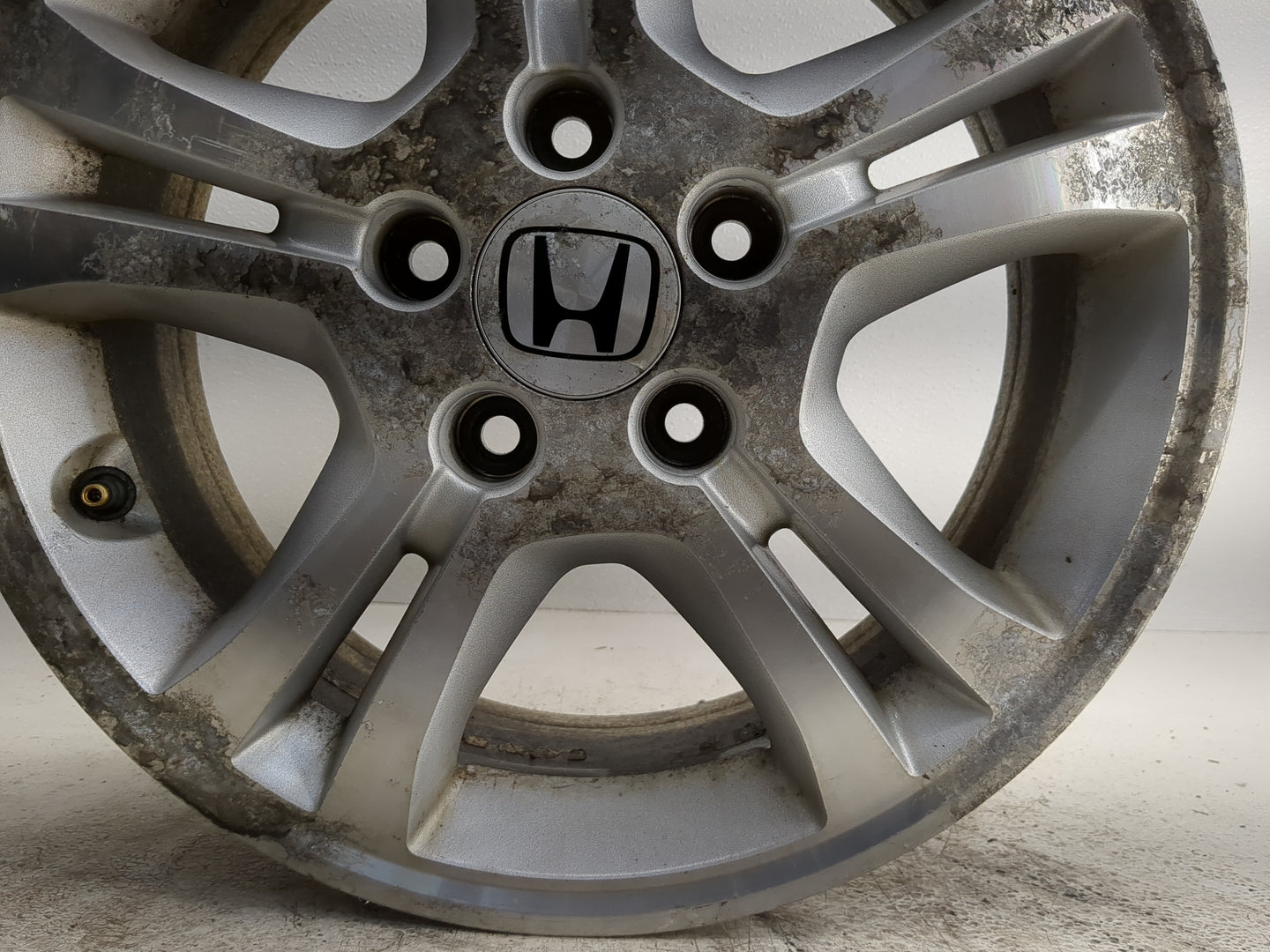 2006-2007 Honda Accord Oem Wheel Rim 1247821 - Oemusedautoparts1.com