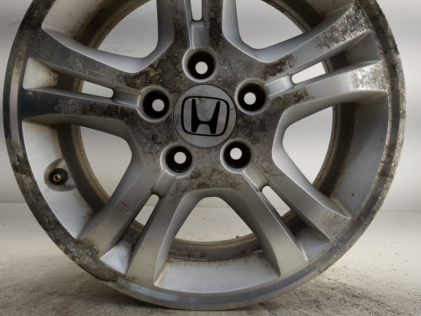 2006-2007 Honda Accord Oem Wheel Rim 1247821 - Oemusedautoparts1.com