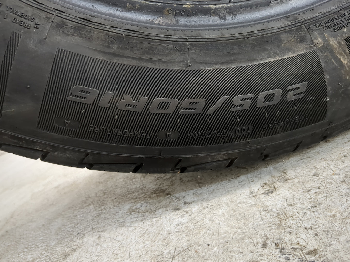 Used Tire 205/60R16 MASTERCRAFT COURSER QUEST 92V - Tread Depth 9/32 - Oemusedautoparts1.com