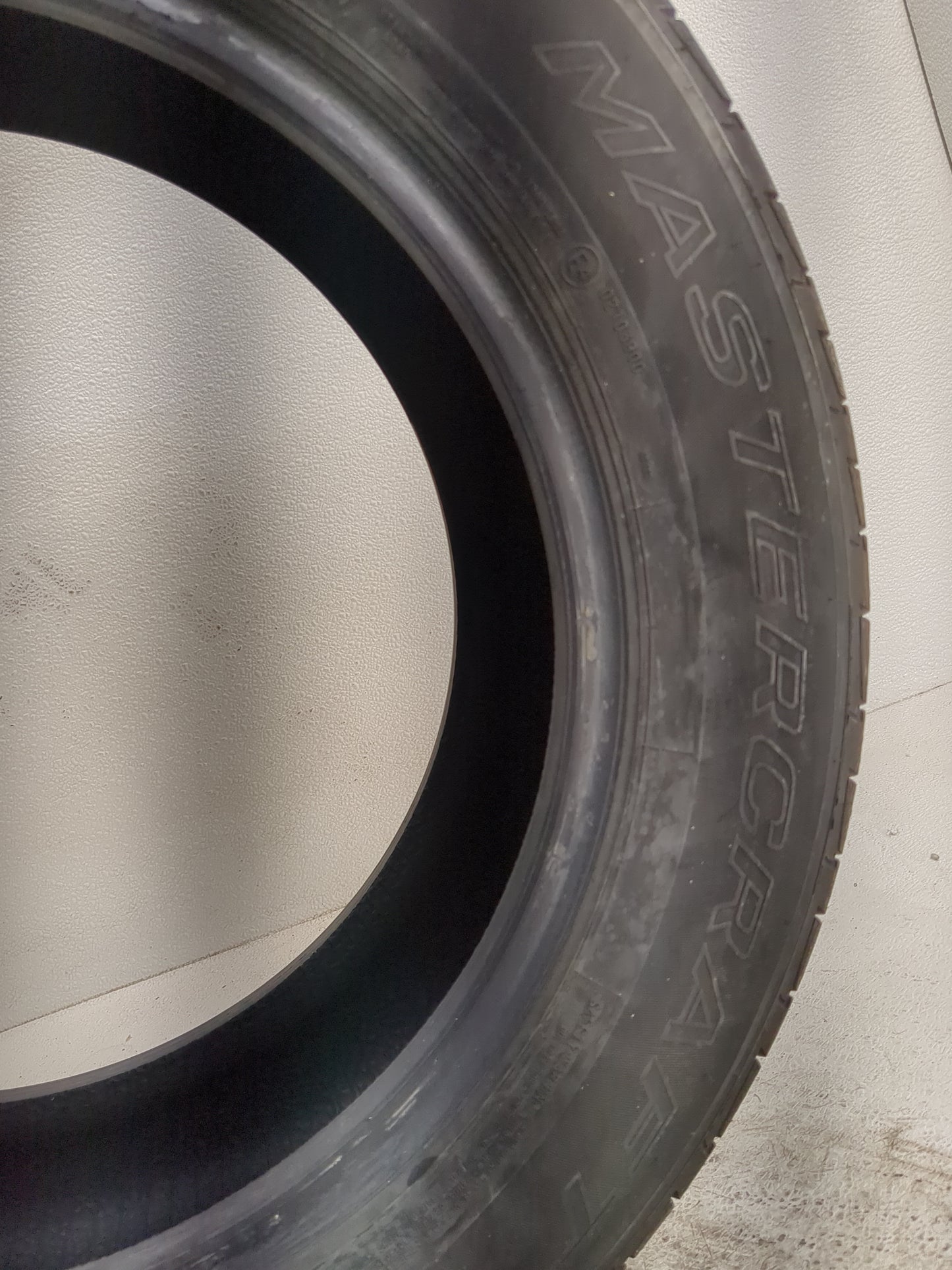 Used Tire 205/60R16 MASTERCRAFT COURSER QUEST 92V - Tread Depth 9/32 - Oemusedautoparts1.com