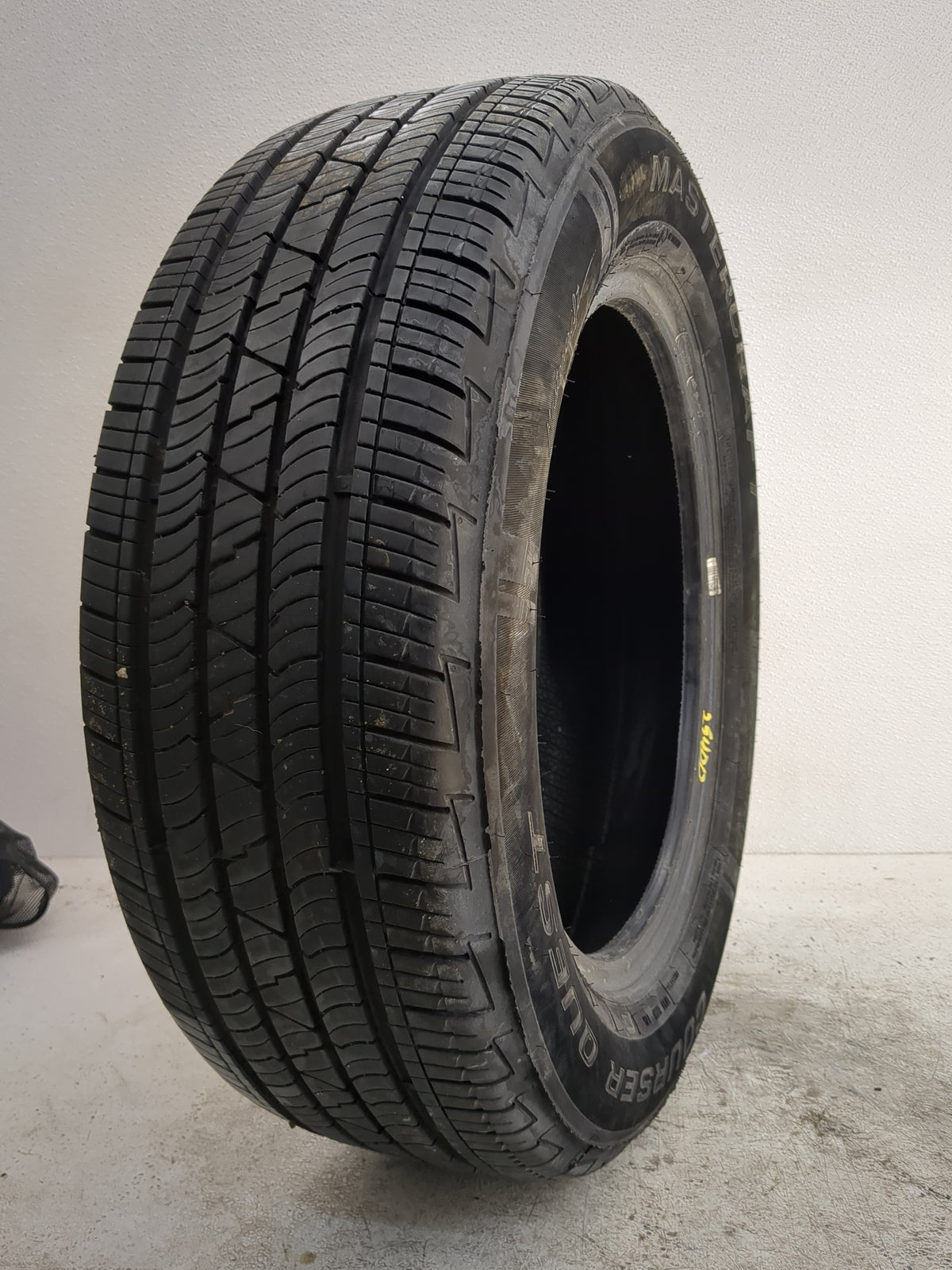 Used Tire 205/60R16 MASTERCRAFT COURSER QUEST 92V - Tread Depth 8.5/32 - Oemusedautoparts1.com